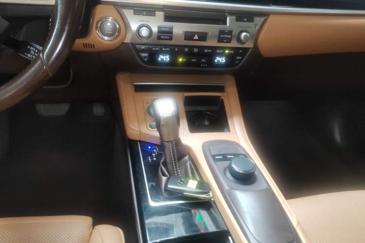 Used Lexus ES 2015 200 Elite Edition
