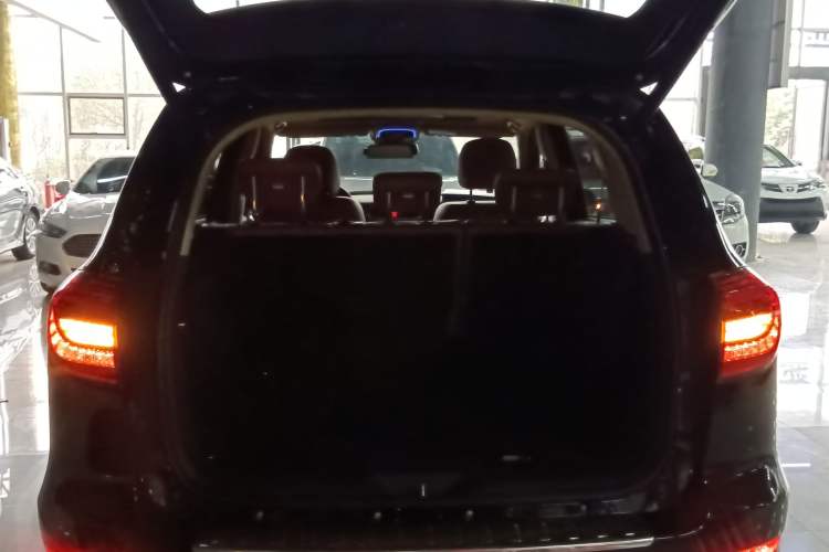 Used Haval H8 2015 2.0T Two-Wheel-Drive Elite Version