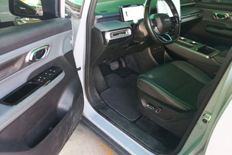 Used AION Y 2023 Plus 510 Smart Edition
