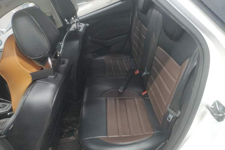 Used Ford Focus 2017 Sedan 1.6L Automatic Fashion Edition Smart Drive Version
