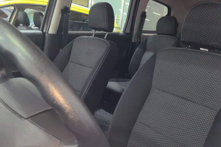 Used Dongfeng Fengon 330 2019 1.5L Manual Practical II China VI
