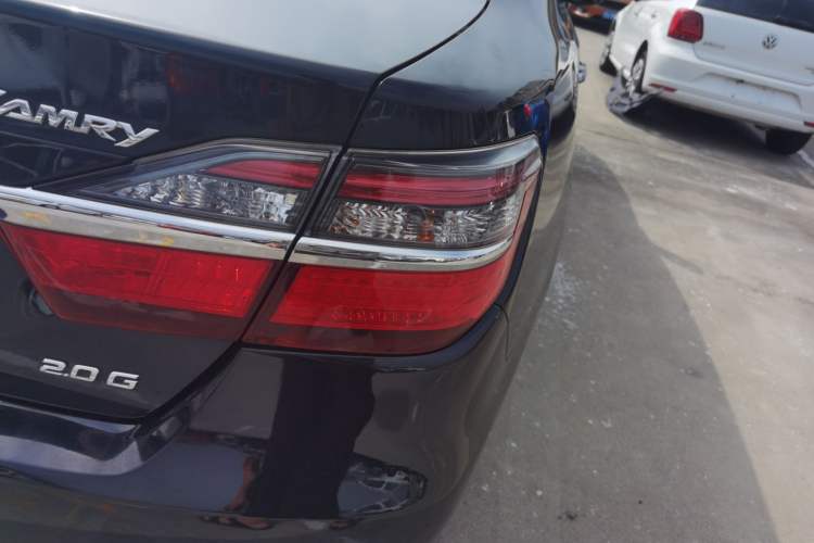 Used Toyota Camry 2016 2.0G 10th Anniversary Leading Edition
