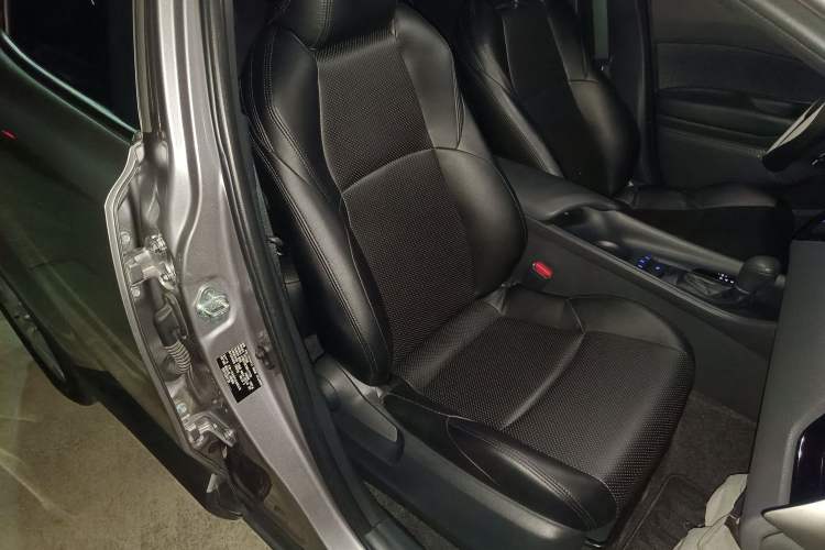 Used Toyota IZOA 2022 2.0L Yixing Version
