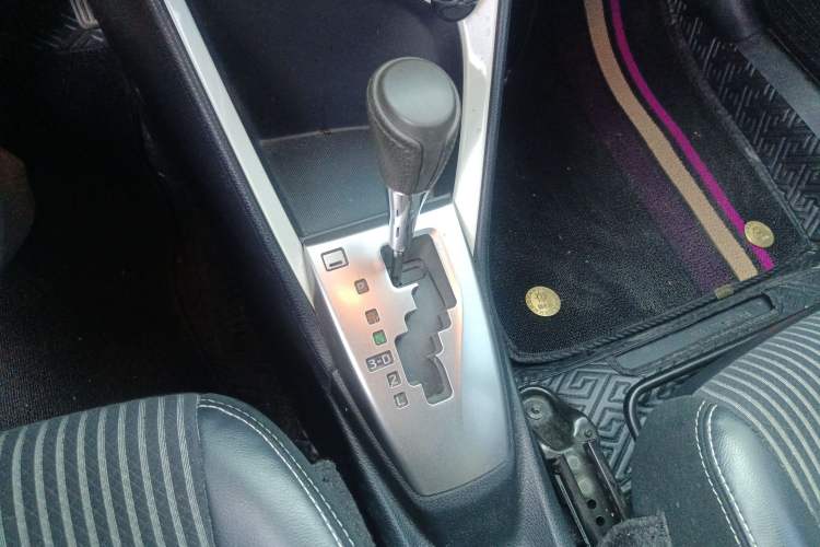 Used Toyota YARiS L 2015 1.5G Automatic Xuan Dong Sunroof Special Edition
