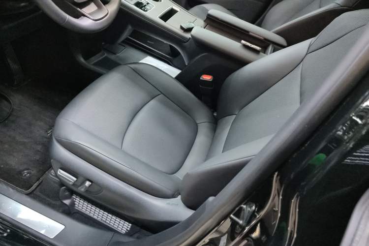 Used Toyota Granvia 2024 2.5L Hybrid Prestige PLUS Edition