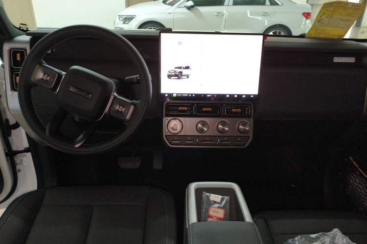 Used  V23 2025 401 Two-Wheel Drive Advanced Edition