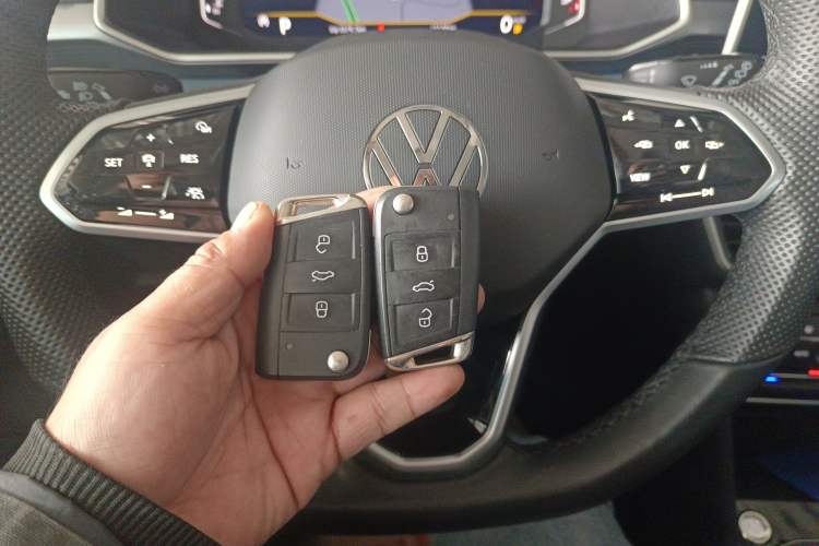 Used Volkswagen Tharu 2023 300TSI Two-Wheel-Drive Full Moon Edition
