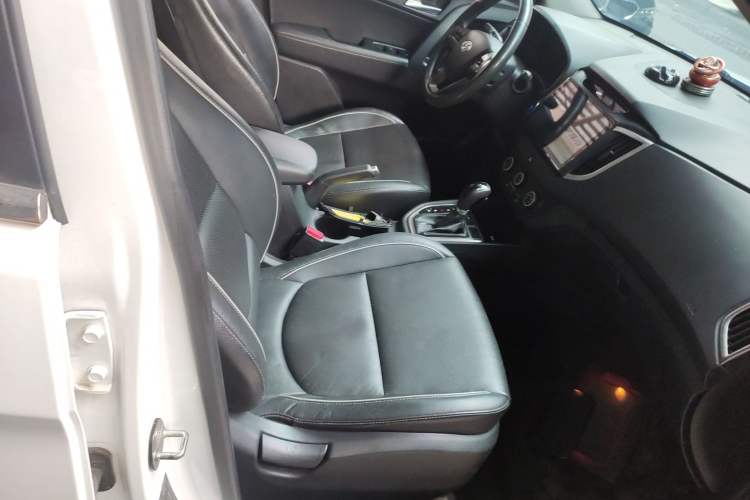 Used Hyundai ix25 2015 1.6L Automatic Two-Wheel Drive Smart GLS Trim
