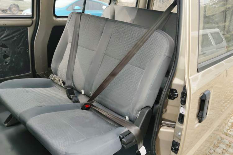 Used Wuling Rongguang 2021 1.5L Extended Standard Version with Air Conditioning – L3C