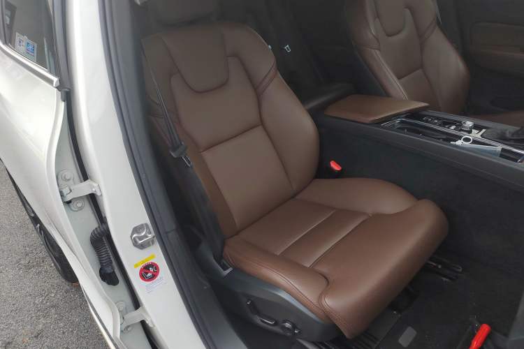 Used Volvo XC60 2021 T5 4x4 Smart Luxury Edition
