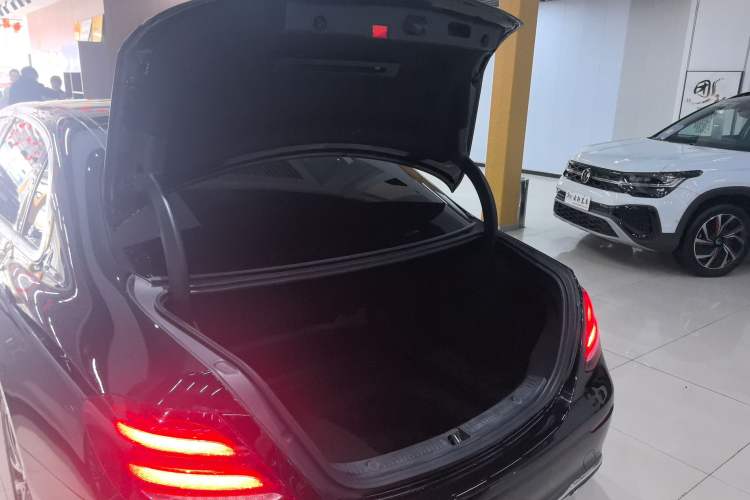 Used Mercedes-Benz E-Class 2020 Facelift E 260 L
