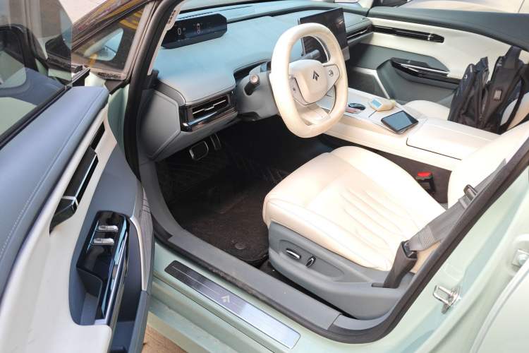 Used  GT 2023 560 Rear-Drive Tech Edition
