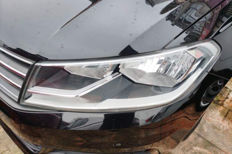 Used Volkswagen Santana 2018 1.5L Manual Comfort Edition
