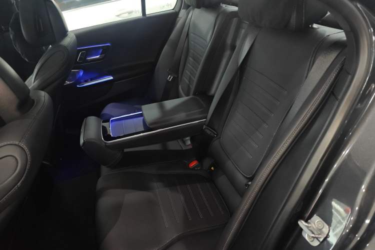 Used Mercedes-Benz C-Class 2024 Facelifted C-Class 260 L Night Edition Sports Version