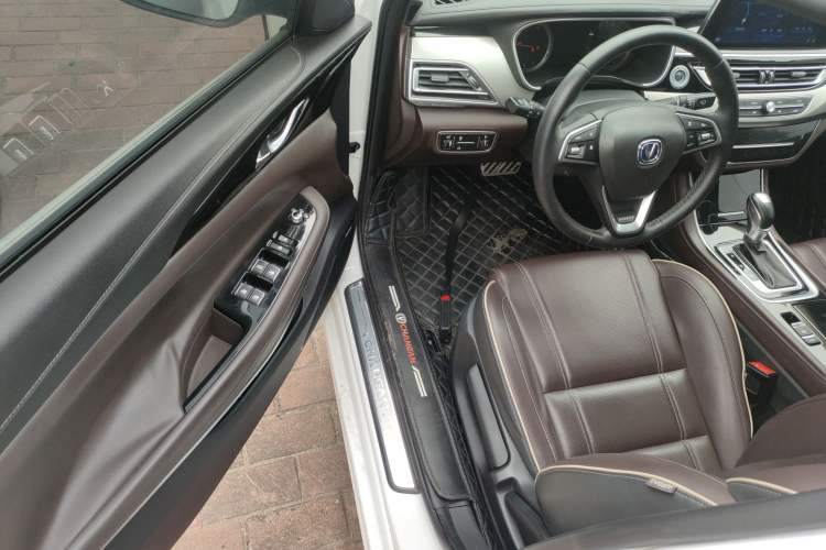 Used Changan Raeton CC 2019 1.5T Automatic Haoya Edition Guangmang Model China VI Standard
