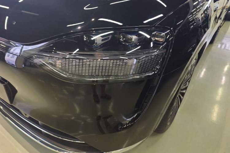 Used Hima AITO M9 2024 Range-Extended Ultra Version 52 kWh 5-Seater Model
