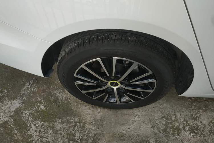 Used Roewe i5 2021 1.5L CVT Platinum Edition
