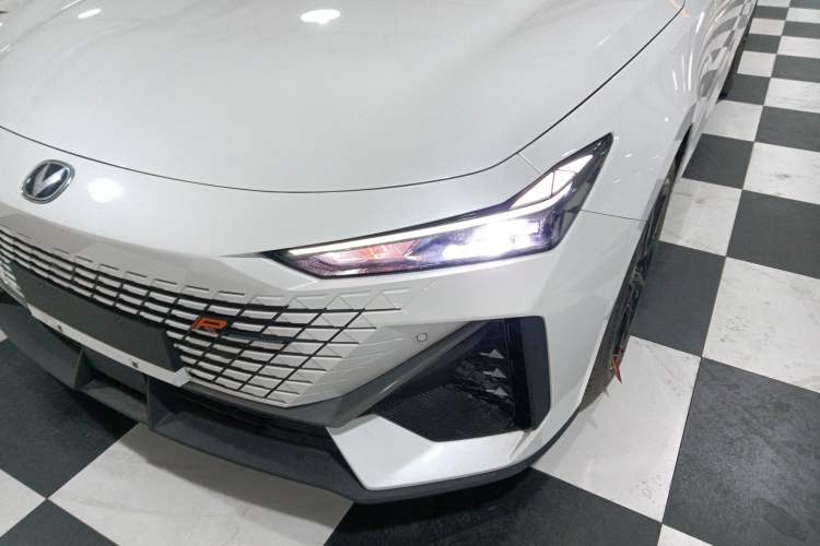 Used Changan UNI-V 2022 1.5T Prestige Version
