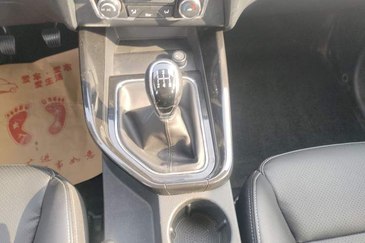 Used Dongfeng Fengon S560 2018 1.8L Manual Urban Model 7 Seats