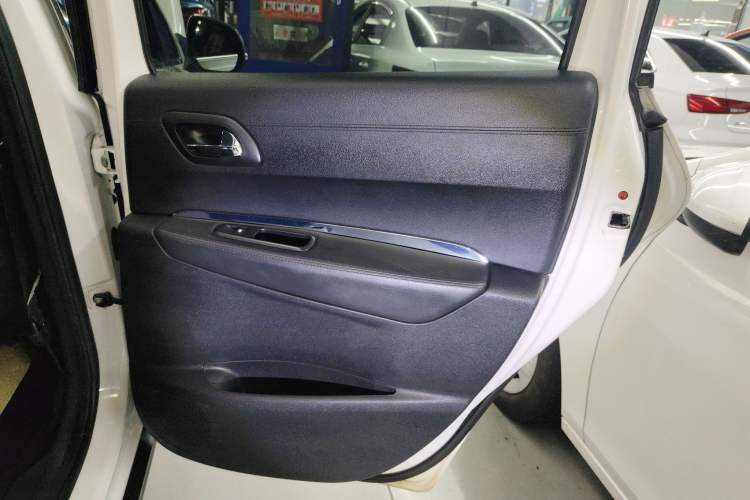 Used Peugeot 3008 2015 2.0L Automatic Trend Edition