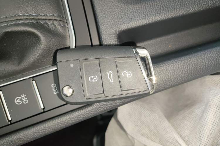 Used Volkswagen Sagitar 2025 Facelift 200TSI DSG Flyover Edition
