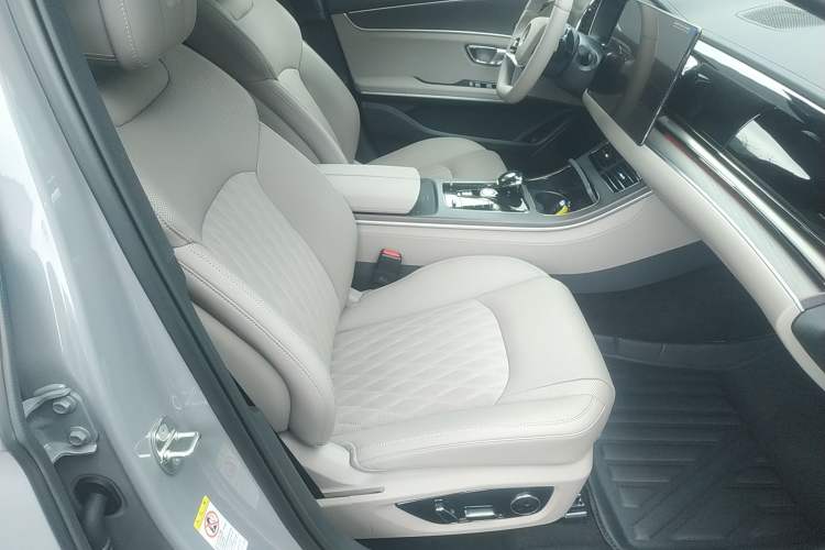 Used BYD Han 2025 EV with 701 km of Laser Radar-Enabled Intelligent Driving