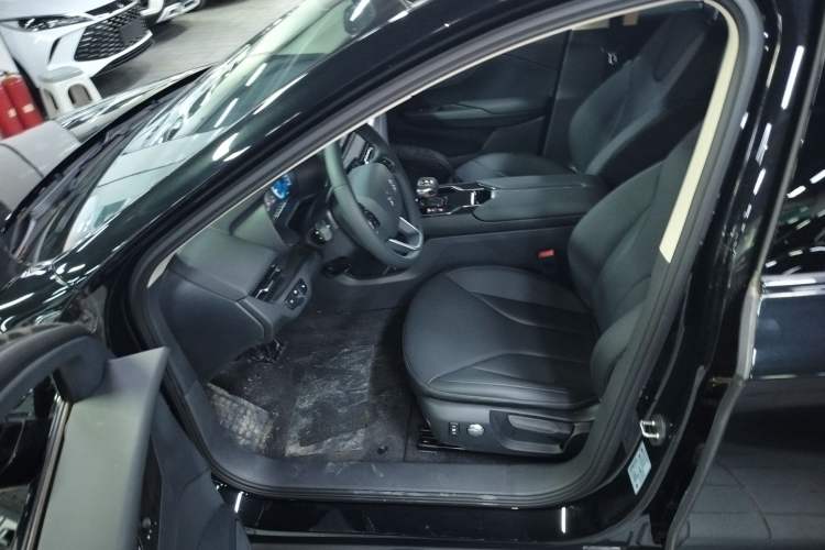 Used Hongqi E-QM5 2023 Revised Version Basic Travel Edition
