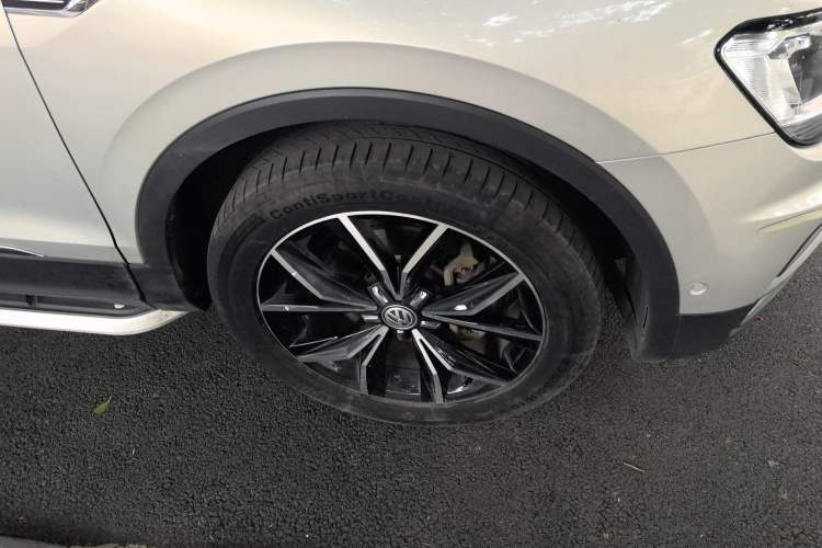 Used Volkswagen Tiguan L 2019 Revised 330TSI Automatic Two-Wheel Drive Smart & Luxury Edition China VI Standard
