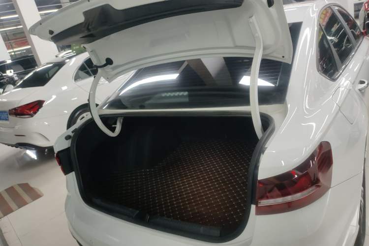 Used Volkswagen Lavida 2024 300TSI DSG Full-Comfort Edition