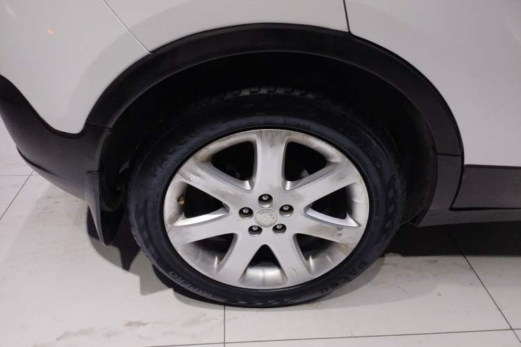 Used Buick Encore 2015 1.4T Automatic Two-Wheel Drive Urban Elite Version
