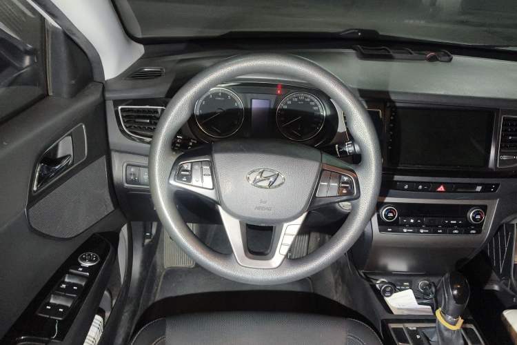 Used Hyundai Mistra 2014 1.8L Automatic Smart GLS