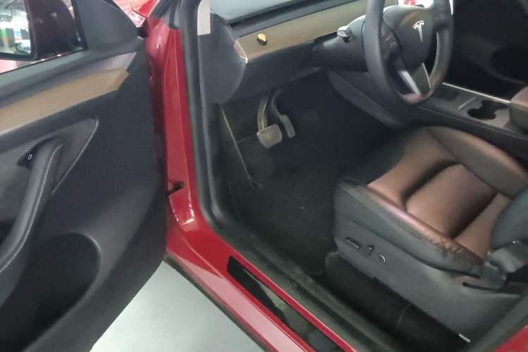 Used Tesla Model Y 2021 Standard Range Rear-Wheel Drive Version
