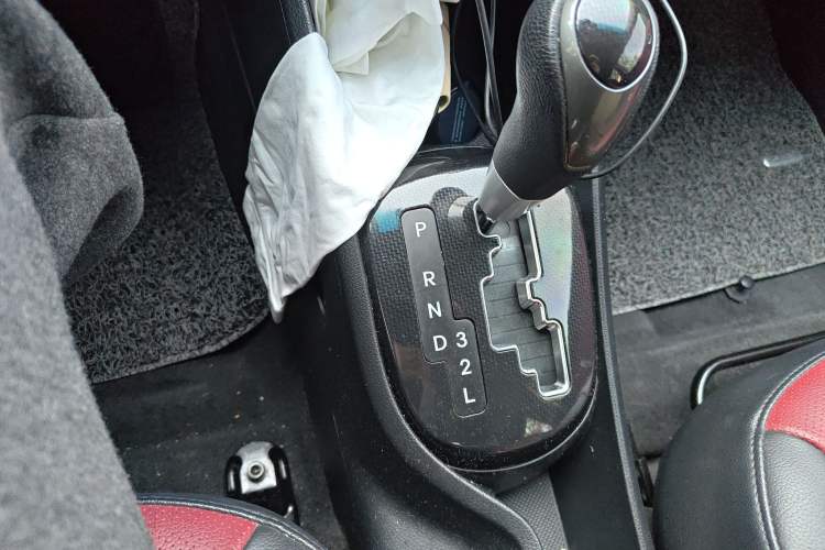 Used Kia K2 2015 Hatchback 1.4L AT GLS Cool Edition