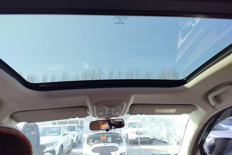 Used Haval H2 2018 Chuanxiang Edition Red Badge 1.5T Dual-Clutch Two-Wheel Drive Fashionable Model