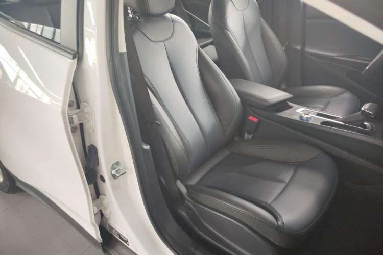 Used Buick Velite 6 2023 430km Range Commuter Version
