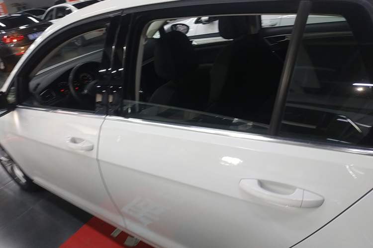 Used Volkswagen Golf 2018 230TSI Automatic Comfort Model
