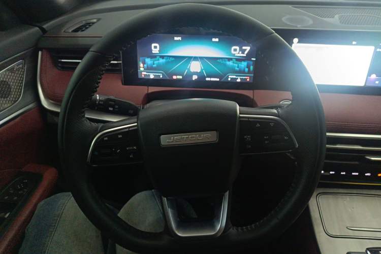 Used JETOUR X70 PLUS 2023 1.5T DCT Brave PLUS 7-Seater