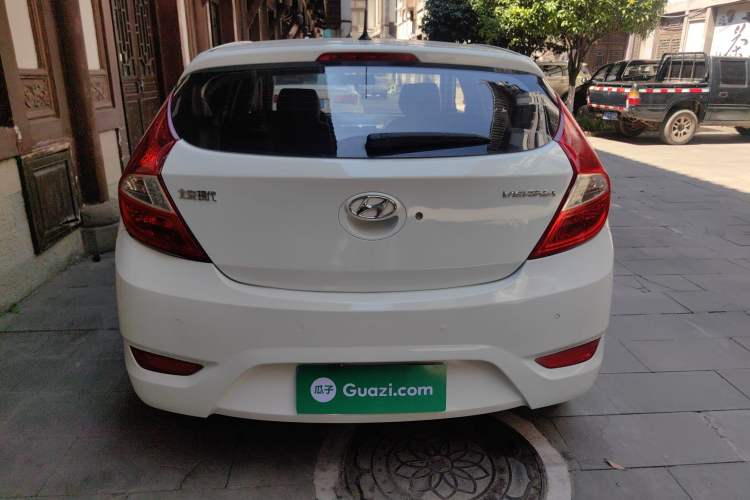Used Hyundai Verna Ray 2014 1.4L Automatic GLX
