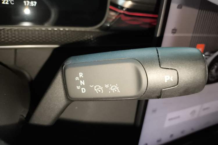 Used Zeekr 7X 2025 100 kWh Long-Range Rear-Wheel Drive with Intelligent Driving Features
