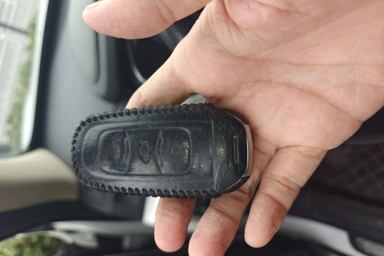 Used Geely Auto Emgrand X7 Sport 2018 1.8TD Automatic Two-Wheel Drive Smart Connect 4G Internet Edition
