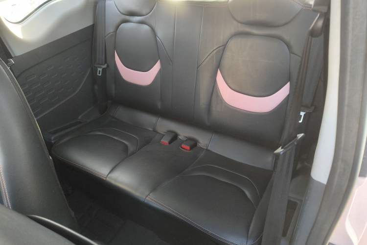 Used Chery QQ Ice Cream 2022 120km Milkshake Phosphate Lithium-Iron
