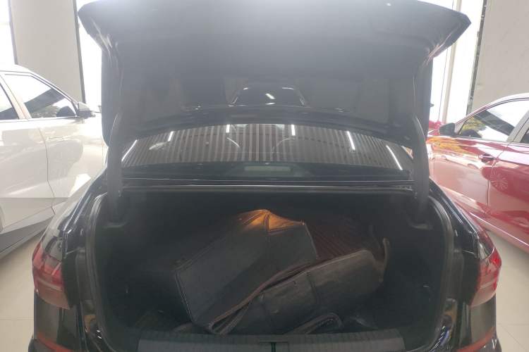 Used Volkswagen Passat 2019 330TSI Luxury Edition China VI Standard
