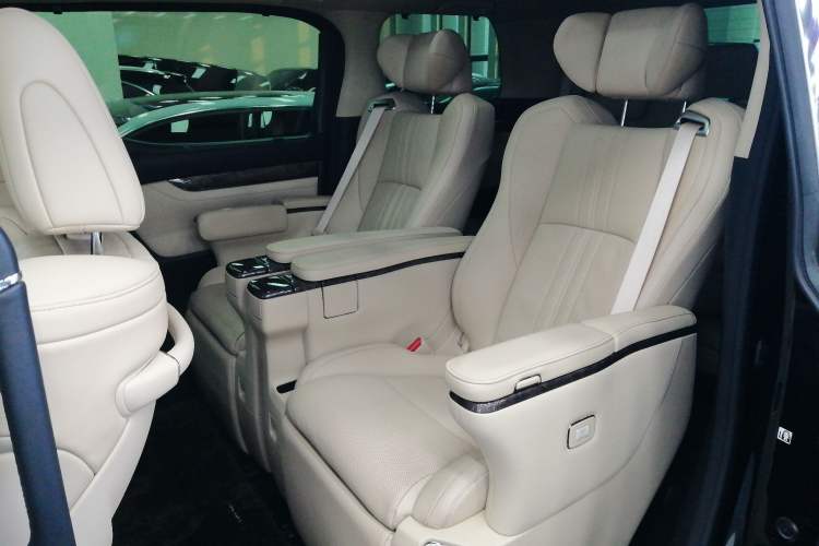 Used Toyota Alphard 2021 Dual-Engine 2.5L Prestige Edition
