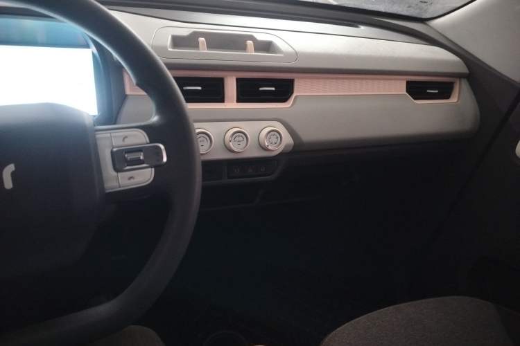 Used Chery QQ Ice Cream 2022 120km Conical Shape Lithium Iron Phosphate
