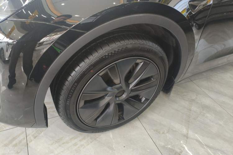 Used Tesla Model Y 2024 Rear-Wheel-Drive Version
