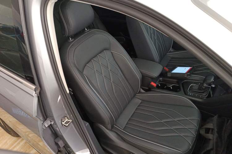 Used Volkswagen Tiguan L 2023 330TSI Automatic Two-Wheel Drive Smart Edition