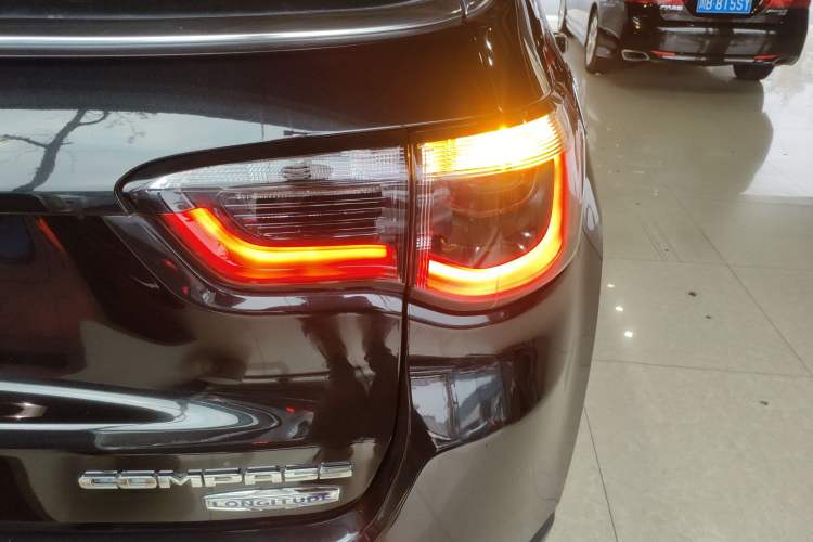 Used  Compass 2017 200T Automatic Family Edition
