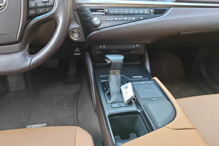 Used Lexus ES 2020 200 Excellence Edition