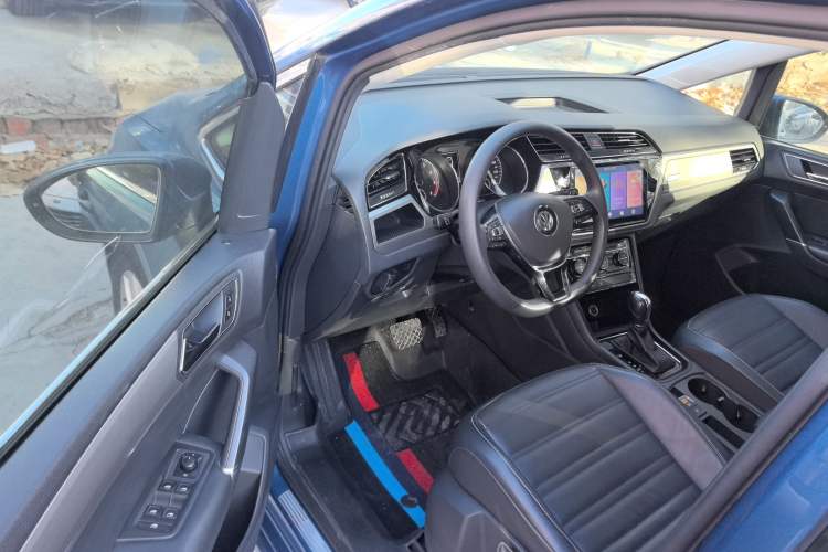 Used Volkswagen Touran 2016 Volkswagen Touran L 280TSI DSG Comfort Edition
