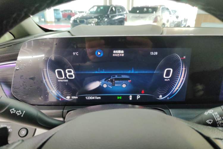 Used Buick GL8 2023 ES Lu Zun Deluxe and Yue Edition
